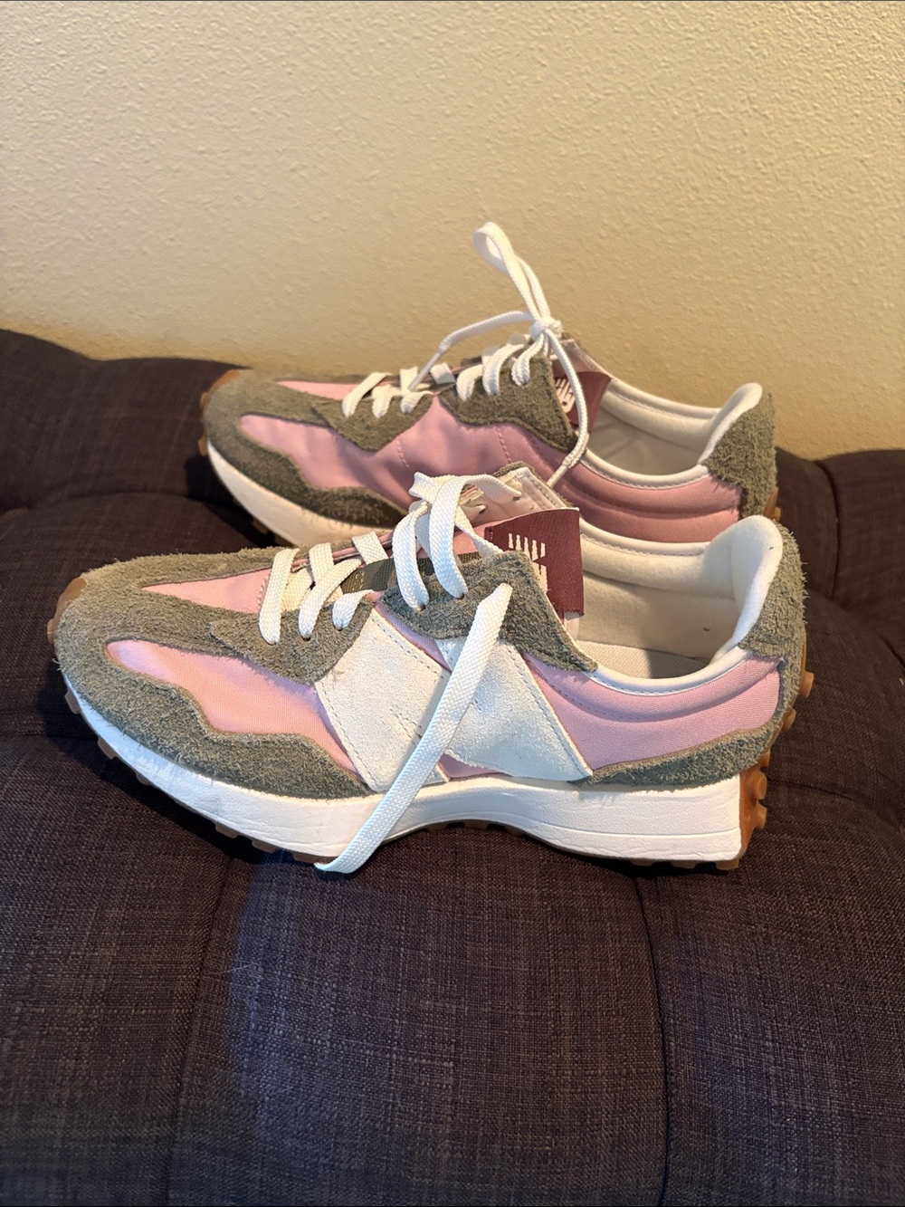 New Balance 327 - Picture 2 of 6